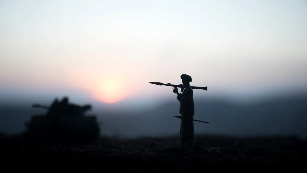 Afganistan: Talibanii au cucerit a zecea capitală de provincie, deschizându-și drumul spre Kabul