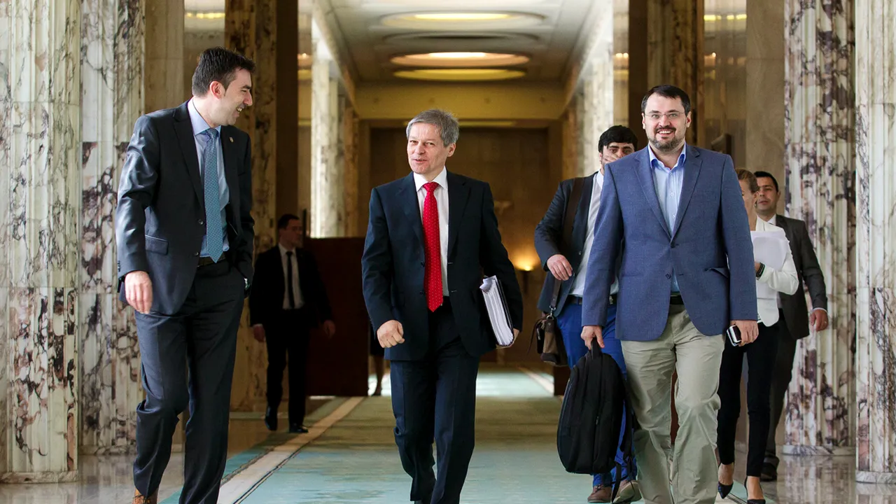 Primul ministru din Guvernul Cioloș care DEMISIONEAZĂ pentru a candida la parlamentare. „De azi începe altceva