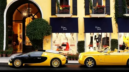 Doi români sunt clienții celui mai scump magazin din lume. Numele lor este inscripționat pe vitrină