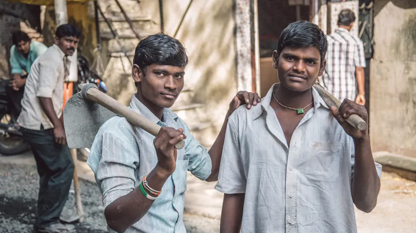 33 de muncitori indieni, forțați să lucreze în condiții INUMANE în Italia