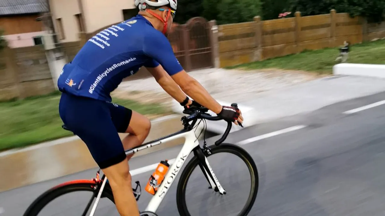 Sebastian, pompierul care pedalează sute de kilometri, pentru copiii aflați în dificultate