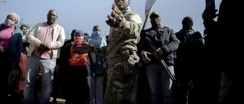 Africa de Sud: Civilii se înarmează și formează grupuri pentru a se apăra de jafuri | VIDEO