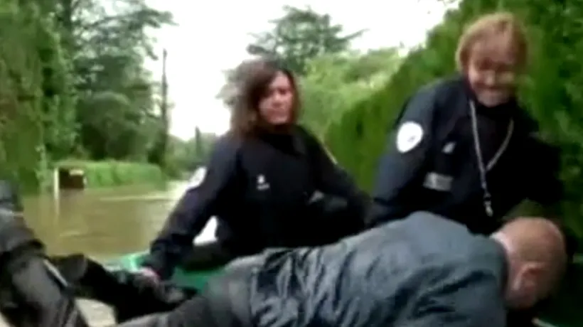 Un filmuleț cu trei polițiști francezi, viral pe internet