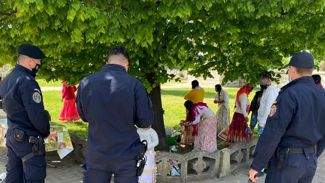 Scandal la Galați de Paștele Blajinilor. Mai multe persoane au fost amendate după ce au luat masa în cimitir