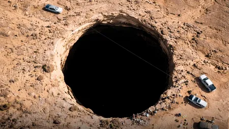 10 oameni de știință au coborât în 