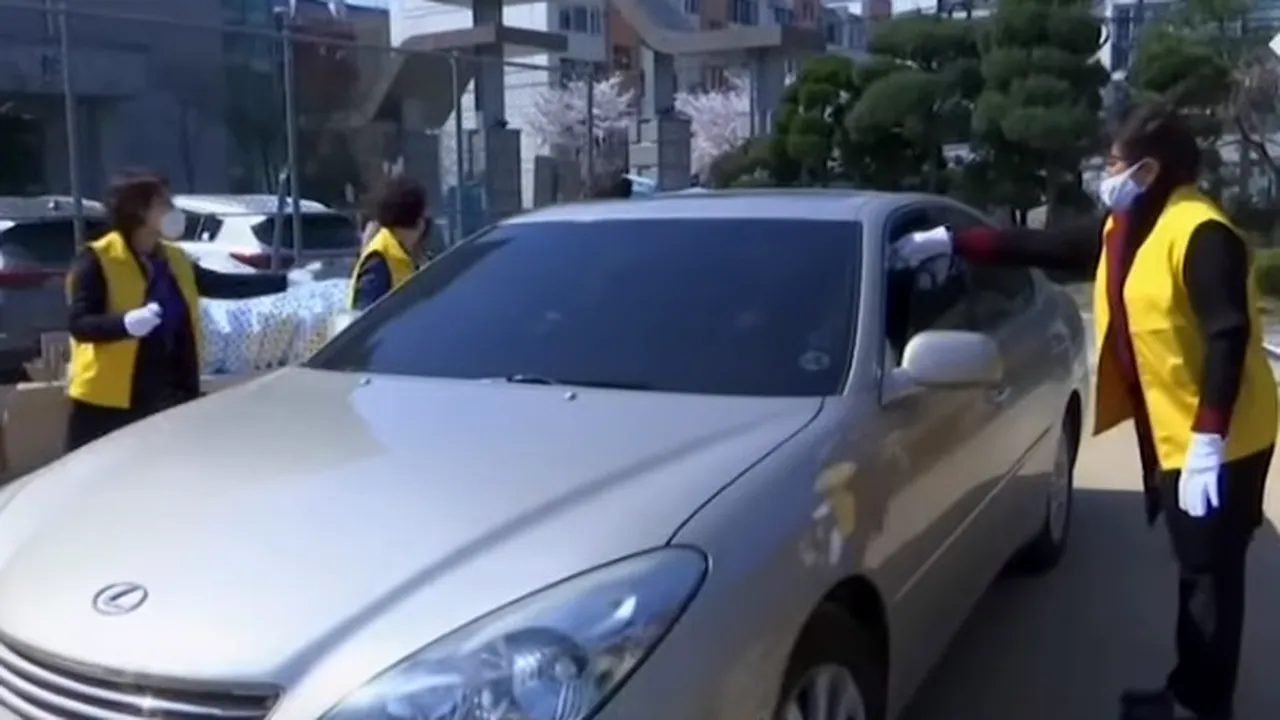 VIDEO Servicii religioase drive-in la biserici