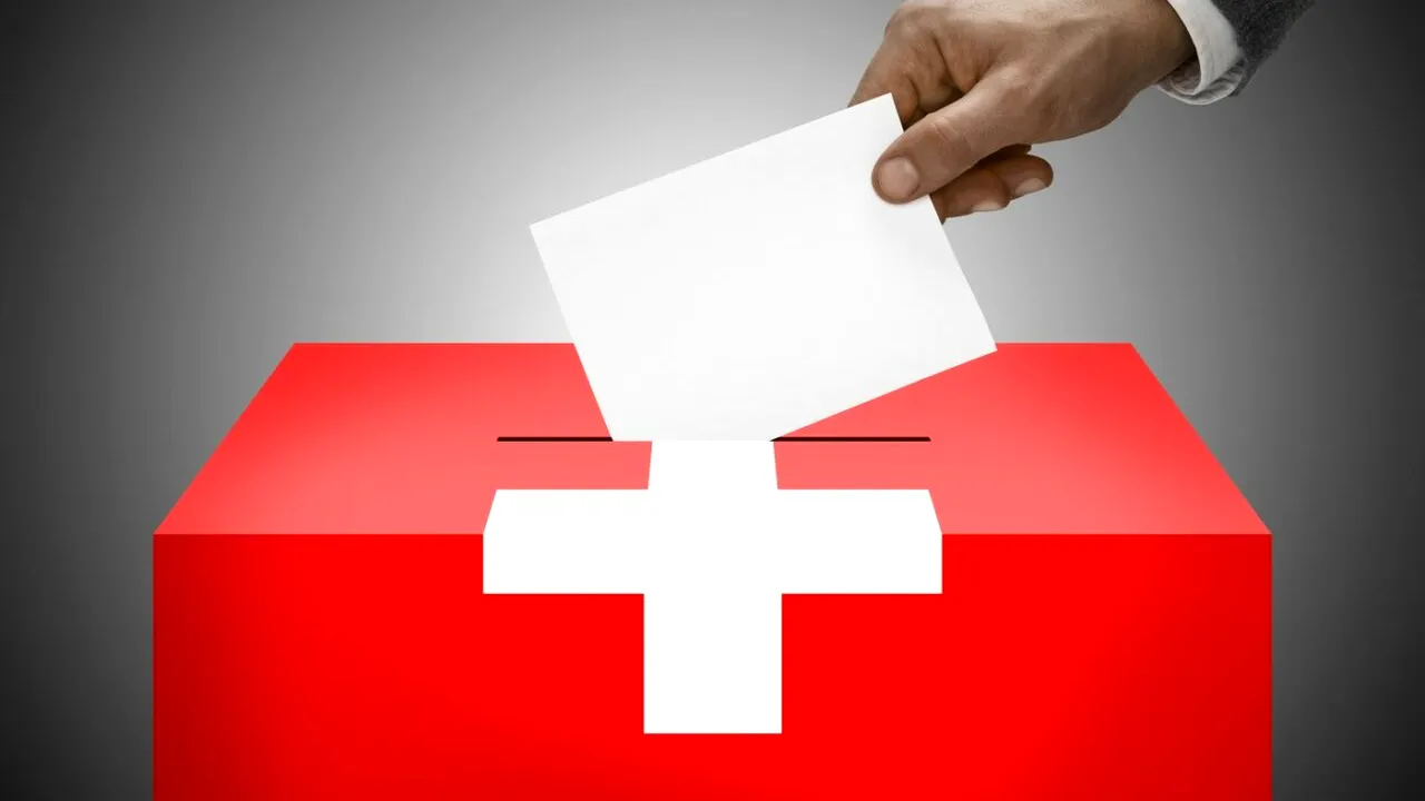 Elvețienii, chemați la urne să decidă cu privire la introducerea cărților de identitate ELECTRONICE