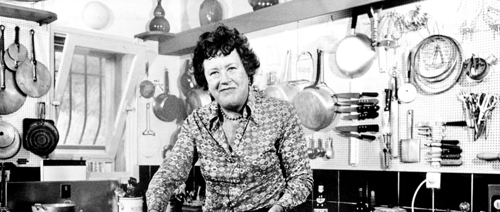 GOOGLE DOODLE o sărbătorește miercuri pe JULIA CHILD. Cum a interpretat-o Meryl Streep în Julie & Julia VIDEO