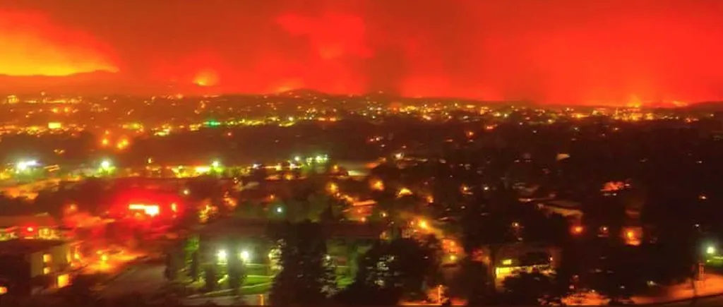 Incendiu de vegetație în California. O persoană a murit și mii de oameni, evacuați