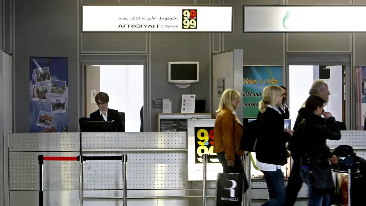 Descoperire uimitoare pe aeroportul din Dusseldorf. Ce au găsit vameșii germani asupra fostului ministru iranian de Finanțe 