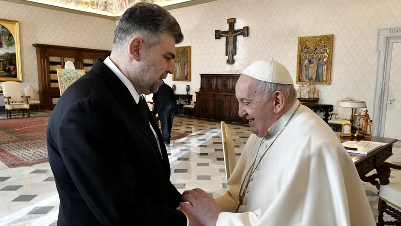 Ilie Bolojan și Marcel Ciolacu merg sâmbătă la funeraliile Papei Francisc. Ce i-a cerut Suveranul Pontif premierului în 2024?