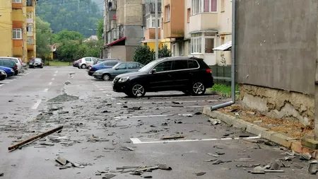 O furtună a făcut ravagii în Gura Humorului și Rădăuți. Vezi imaginile dezastrului din județul Suceava (FOTO-VIDEO)
