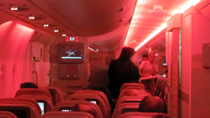Cum s-a îmbogățit o stewardesă cu 1 milion de dolari în doi ani. Când au aflat, șefii au concediat-o instantaneu