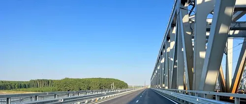 Se circulă din nou pe Podul de la Fetești de pe Autostrada Soarelui. Sorin Grindeanu: Taxa pentru plata tarifului de tranzitare va rămâne suspendată