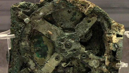  Mecanismul din Antikythera . Cercetătorii pornesc din nou pe urmele 