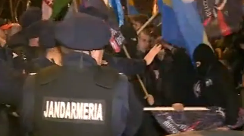 Mai mulți extremiști maghiari s-au îmbrâncit cu jandarmii la Târgu Mureș - GALERIE FOTO + VIDEO