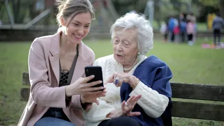 Ce a primit o BADANTĂ, în loc de salariu, de la pensionara care a angajat-o. Când a aflat, a crezut că glumește