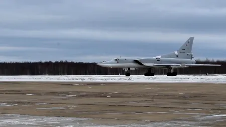 Incident în Rusia. Trei militari au murit după ce au fost catapultați din greșeală dintr-un bombardier