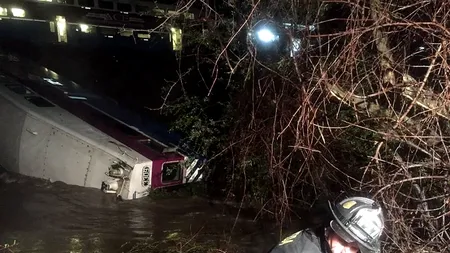 Cel puțin 14 răniți, după ce un tren de pasageri a deraiat în statul american California