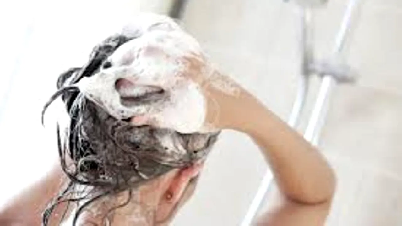 Ingredientele din șampon de care trebuie să te ferești