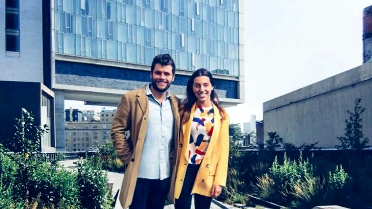 Nicio bancă nu le aproba un împrumut, așa că acești tineri l-au convins pe unul dintre bogații lumii să le dea un credit. Cu banii primiți, și-au pornit această afacere