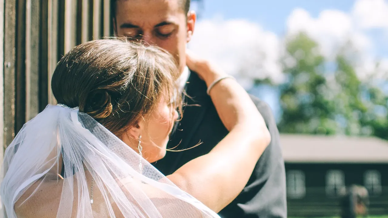 Motivul incredibil pentru care un tânăr a divorțat de soția sa