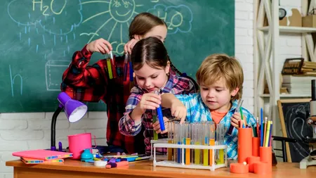 Serviciile de tip afterschool pentru copiii din grădinițe și din învățământul primar vor fi decontate de stat