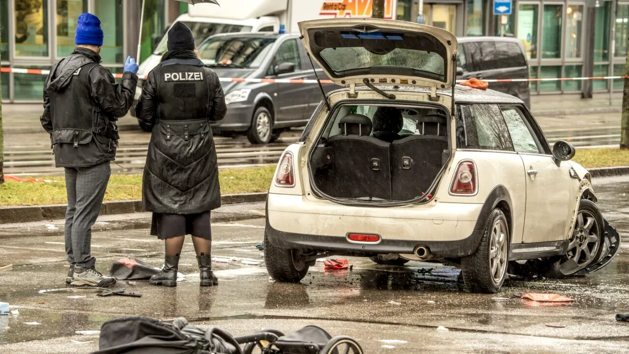 Poliția din München privilegiază ipoteza unui act TERORIST în cazul atacului cu vehicul soldat cu 36 de răniți
