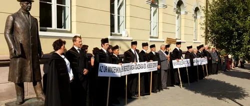 Ziua dreptății în Secuime: Mii de persoane și zeci de preoți din toată Transilvania au început să sosească la Sfântu Gheorghe