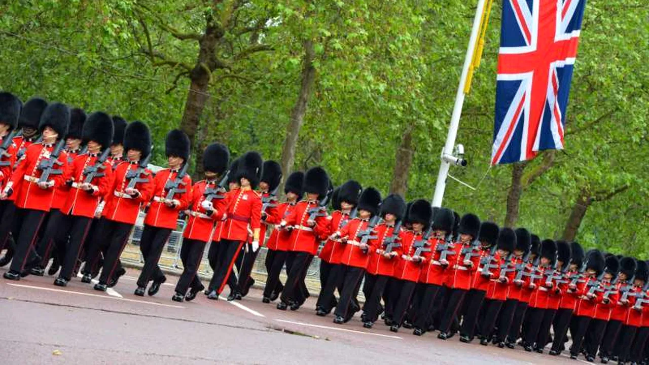 JUBILEUL REGINEI Elisabeta a II-a. Cum își sărbătoresc britanicii monarhul