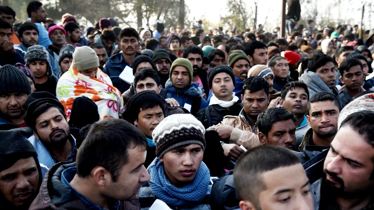 Zeci de ONG-uri cer Uniunii Europene suspendarea expulzării refugiaților afgani