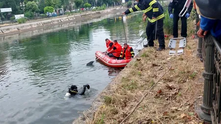 FOTO | Un bărbat de 50 de ani a murit înecat, după ce a căzut, sâmbătă, în râul Dâmbovița