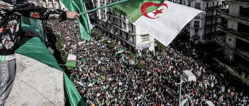 VIDEO PROTESTE masive în Algeria. Sute de mii de persoane au ieșit în stradă împotriva regimului președintelui Bouteflika