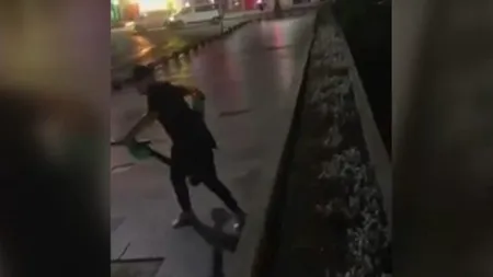 Imagini incredibile în București. Trotinetele electrice sunt vandalizate și aruncate în apă, în Herăstrău sau Dâmbovița