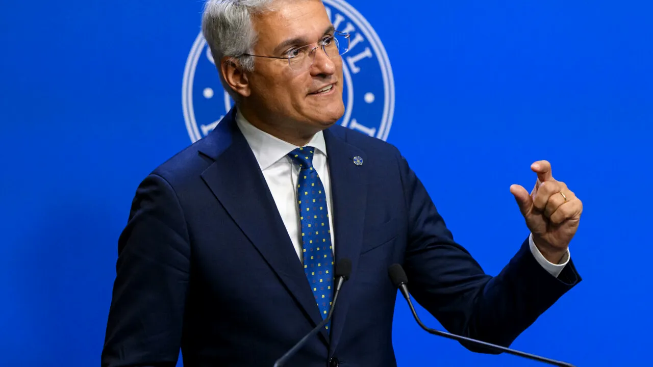 Misiune IMPOSIBILĂ. Ministrul Fondurilor UE spune că România trebuie să cheltuiască 13 miliarde de euro din PNRR până în august 2026