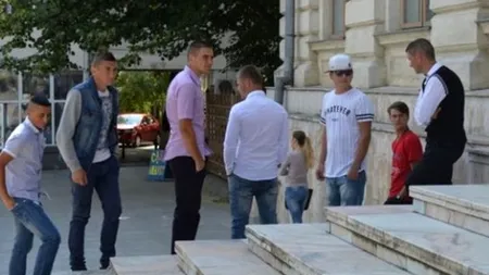 Tatăl unuia din vasluienii condamnați pentru viol s-a bătut cu un bărbat din satul fetei agresate