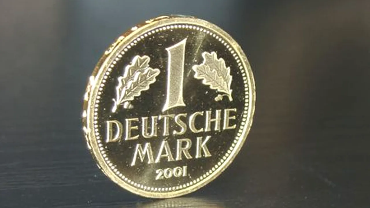 Germanii sunt mai sceptici cu privire la euro în comparație cu francezii. 65% consideră că le-ar fi fost mai bine din punct de vedere personal dacă țara lor ar fi păstrat marca germană