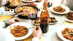 Taxa de pe nota de plată care îi uimește pe români în vacanță. Ce este „coperto”, percepută în Grecia, Italia și Portugalia