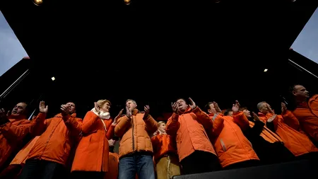 Miting antiguvernamental al PDL în Capitală. Stolojan: „Locul miniștrilor lui Ponta e în pușcărie