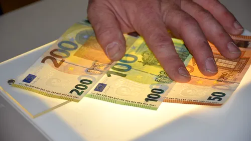 Spunem ADIO bancnotei de 500 DE EURO. Cele rămase în circulație își mențin valabilitatea