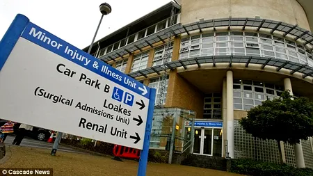 A ajuns repede la spital, dar medicii au pus-o să sune la salvare