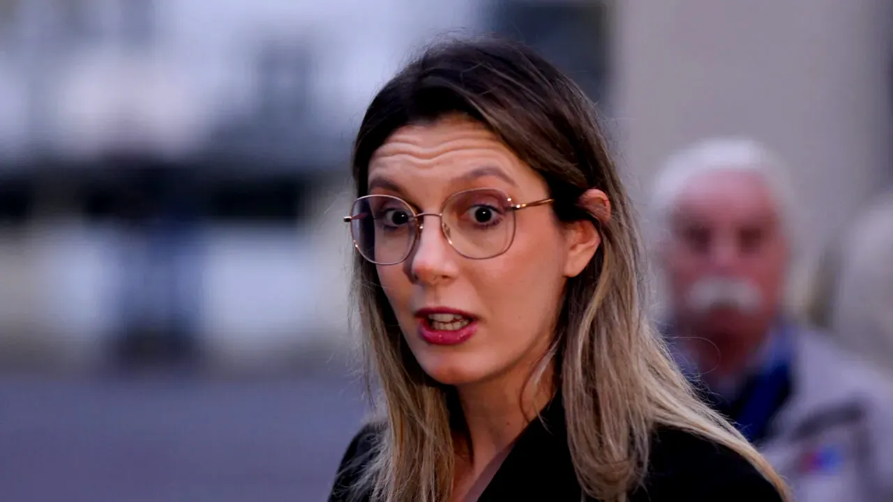 AUR a depus o moțiune simplă împotriva ministrului Mediului, Diana Buzoianu. Documentul va fi dezbătut chiar în ziua moțiunii de cenzură