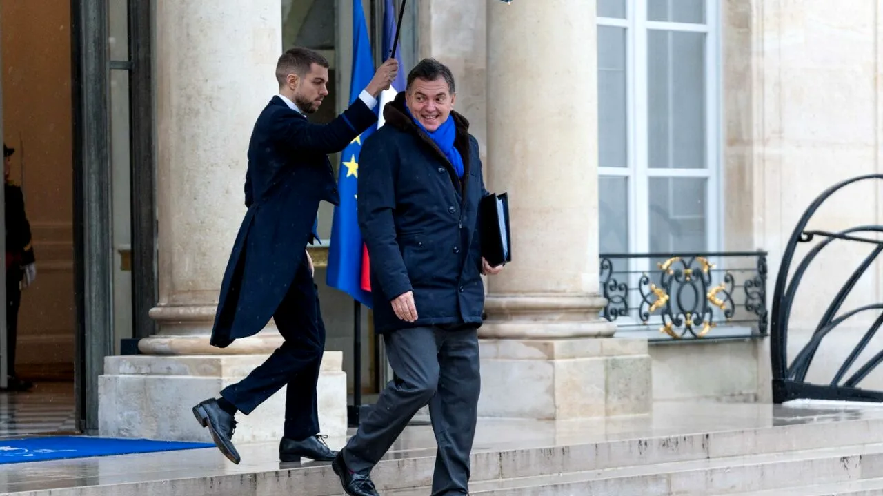 Ministrul Transporturilor din FRANȚA, vizat de o anchetă privind deturnarea fondurilor publice