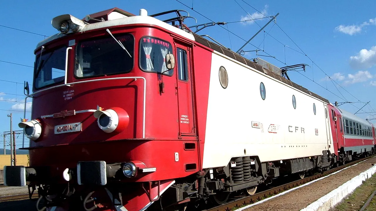 Un bărbat din București a murit după ce a fost lovit de tren. A traversat linia de cale ferată