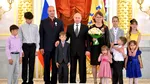 Vladimir Putin vrea ca rușii să facă mai mulți copii. Ce riscă să pățească rusoaicele care nu vor să participe la „efort”