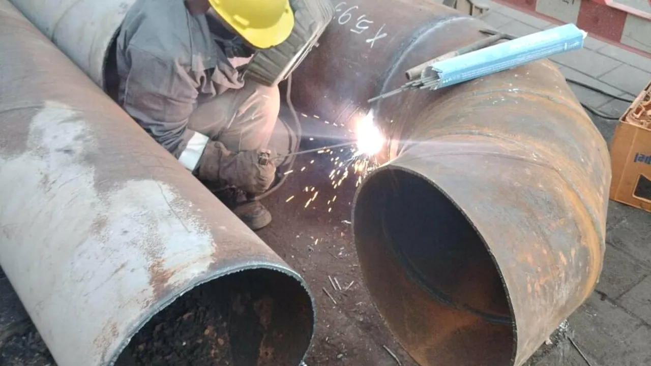 Căldura şi apa caldă din 4 sectoare ale Capitalei sunt afectate. Peste 1.000 de blocuri sunt afectate de noua avarie la CET Sud - ELCEN