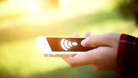 Pericolul ascuns din spatele Wi-Fi-ului gratuit. Cum îți pot fura HACKERII datele în câteva secunde