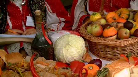 Cât costă masa de Crăciun dacă o comanzi online. Topul cumpărăturilor pe care le fac românii de Sărbători