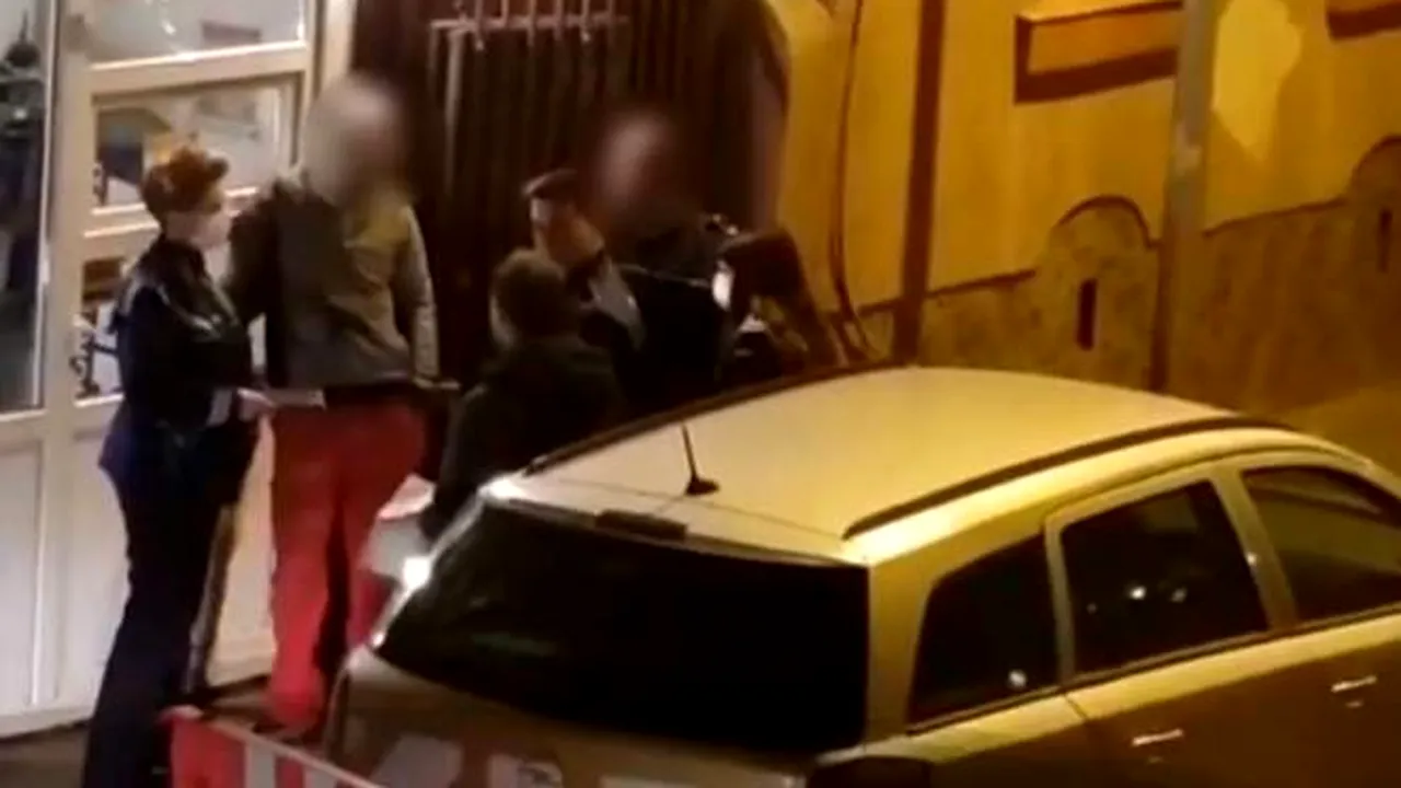 TÂNĂR BEAT, bătut de un polițist în București: „Gata, şefu', gata, şefu'! Mă duc acasă” | Omul legii: „Marș! Să nu te mai găsesc pe stradă la băut!”