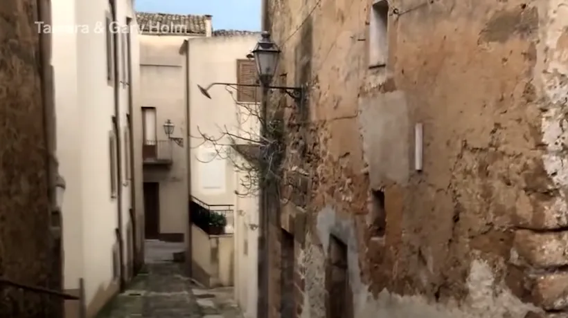 Case vechi din Italia, care costă DOAR UN EURO. În ce oraș sunt de vânzare și care este condiția pentru a te muta în ele